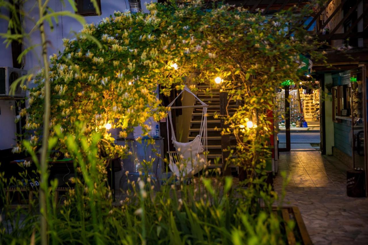 Bazart Vama Veche Hostel Exterior photo